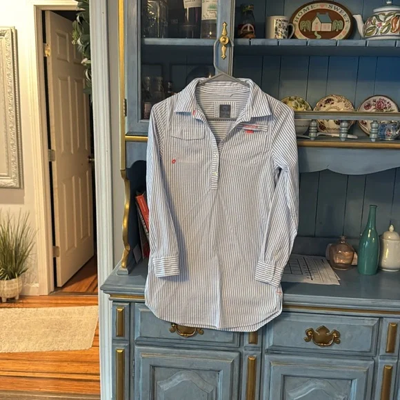 Vineyard Vines Harbor Shirt in Blue and White - Picture 6 of 8